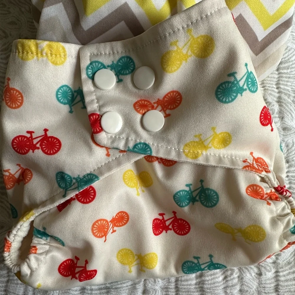 Set of 4 Lotus Bumz diaper covers